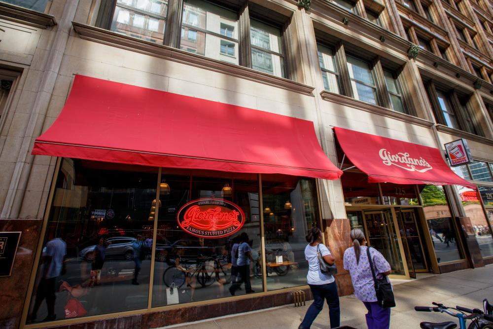 Best Pizza Place in Chicago's Central Loop | Giordano's